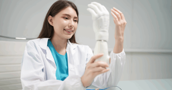 ¿Cómo puede beneficiar la Inteligencia Artificial a la Salud en Chile?: Expertos relatan sus principales innovaciones en la materia